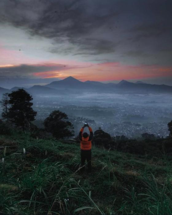 Wisata Alam Gunung Putri